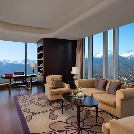 Hotel The Ritz-Carlton, Almaty Exterior foto