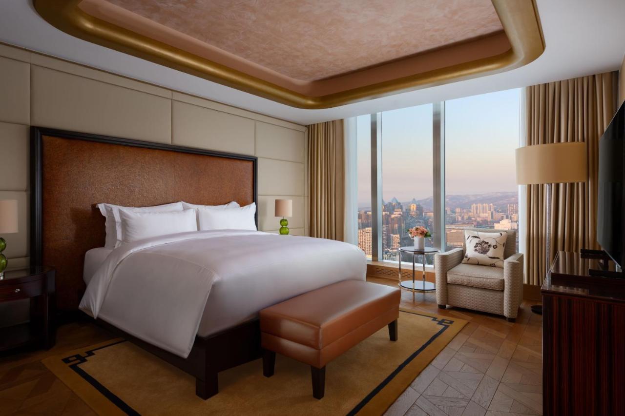 Hotel The Ritz-Carlton, Almaty Exterior foto