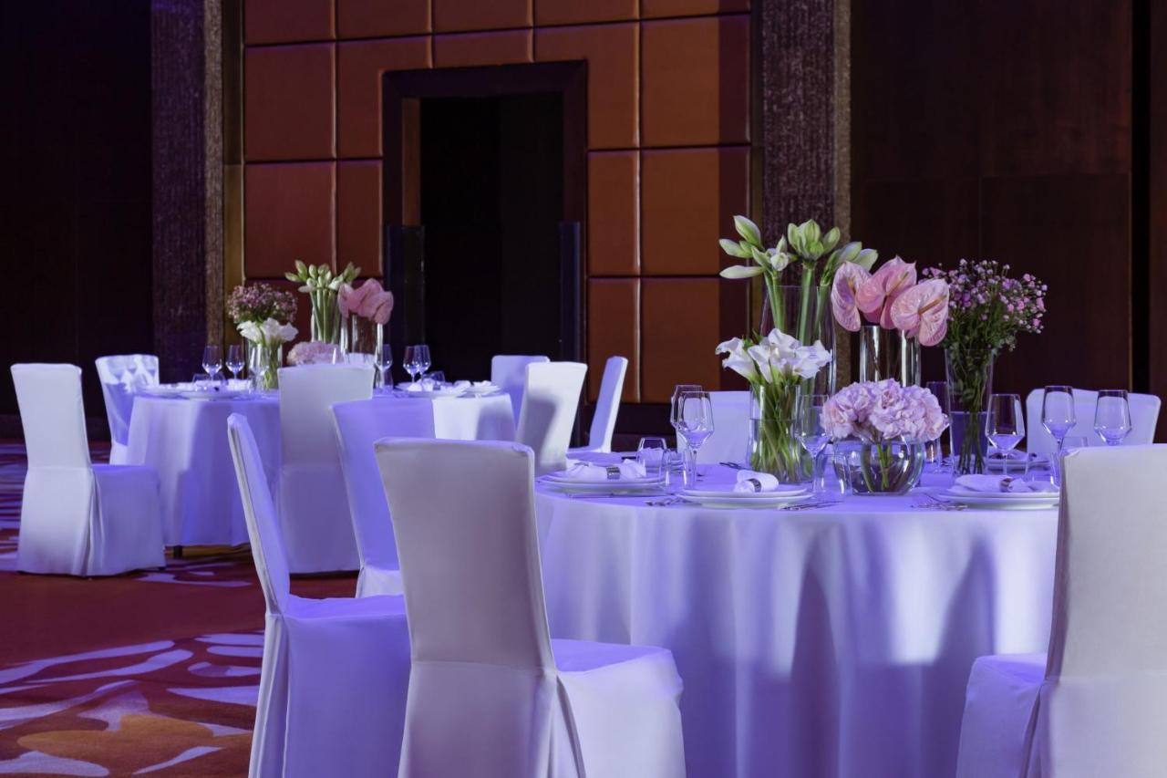 Hotel The Ritz-Carlton, Almaty Exterior foto