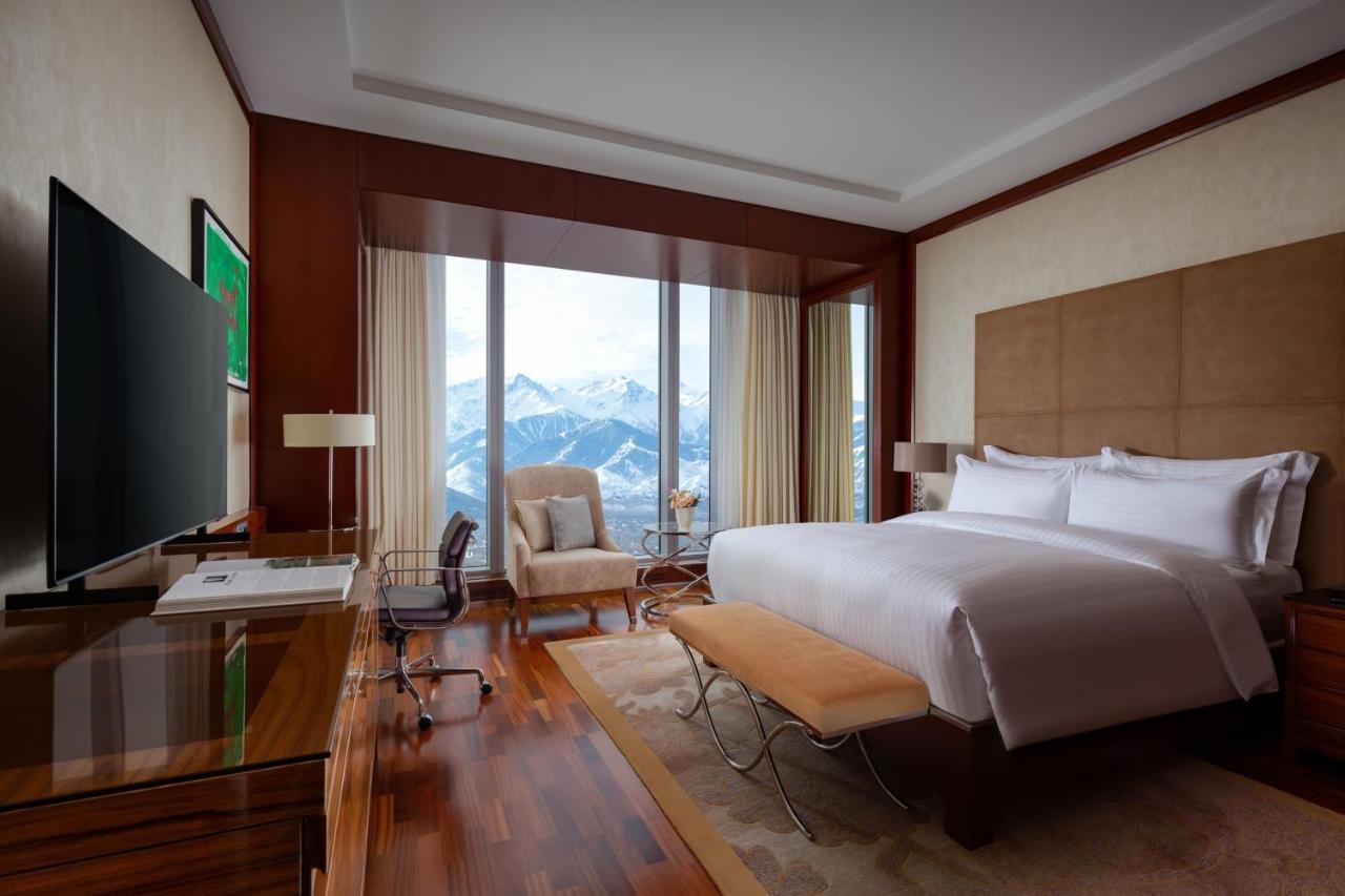 Hotel The Ritz-Carlton, Almaty Exterior foto