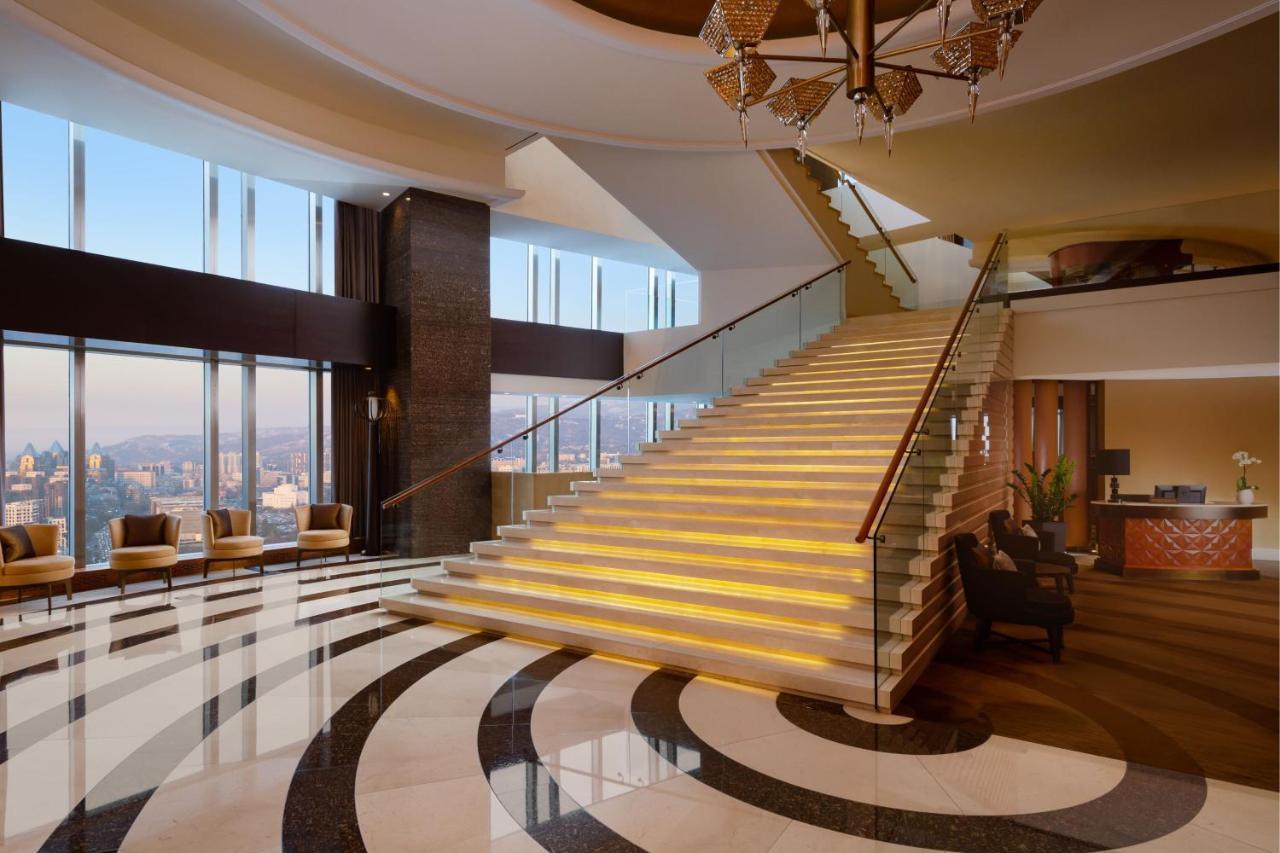 Hotel The Ritz-Carlton, Almaty Exterior foto